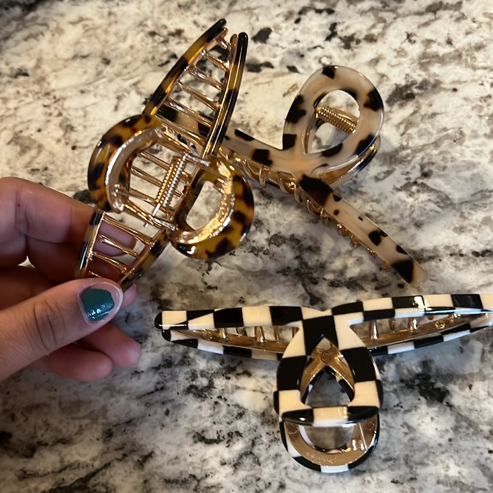 3 Designed Aligator Clips - Picture 3 of 3